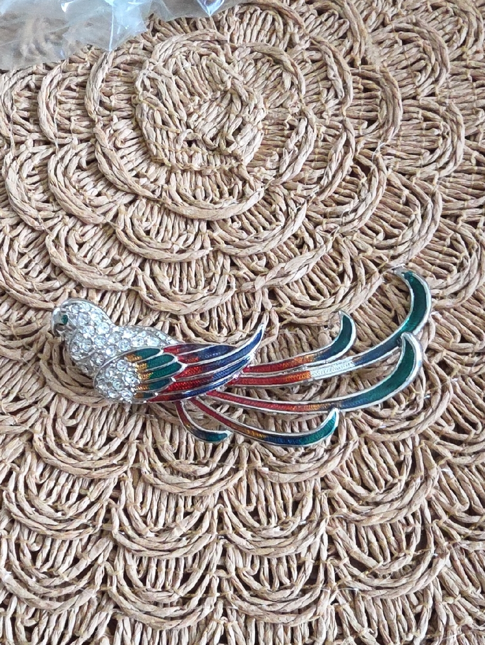 Vintage 90s Parrot Silver Tone Metal With Rhinestones And Enamel Pin Brooch